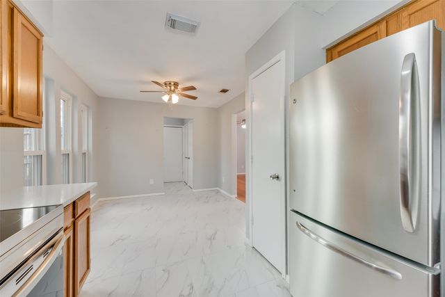 4154 Emerson Drive, Grand Prairie, TX 75052