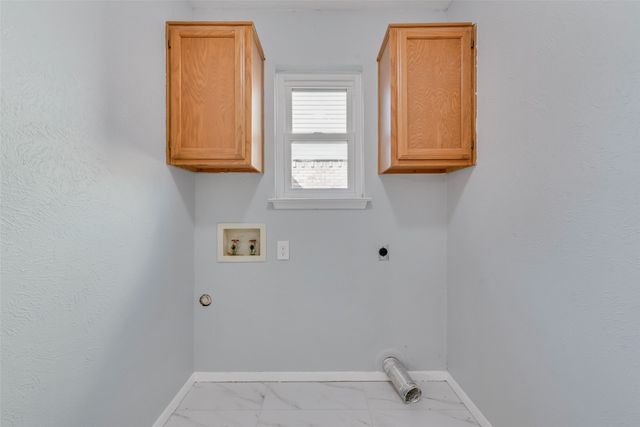 4154 Emerson Drive, Grand Prairie, TX 75052