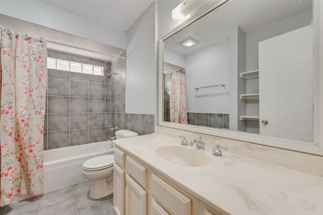 4154 Emerson Drive, Grand Prairie, TX 75052