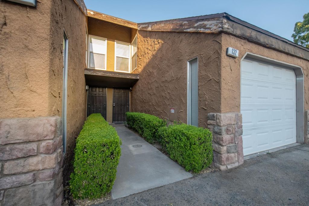 7166 N Fruit Avenue # 132, Fresno, CA 93710