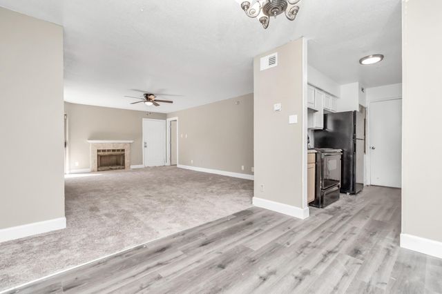 9700 Leawood Boulevard 1806, Houston, TX 77099