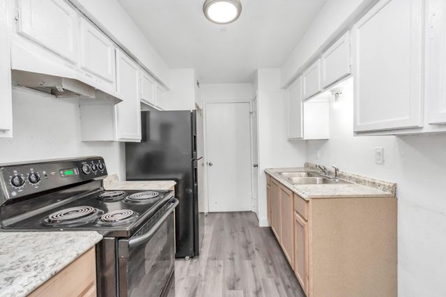 9700 Leawood Boulevard 1806, Houston, TX 77099