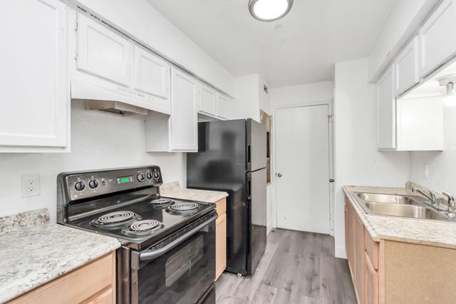 9700 Leawood Boulevard 1806, Houston, TX 77099