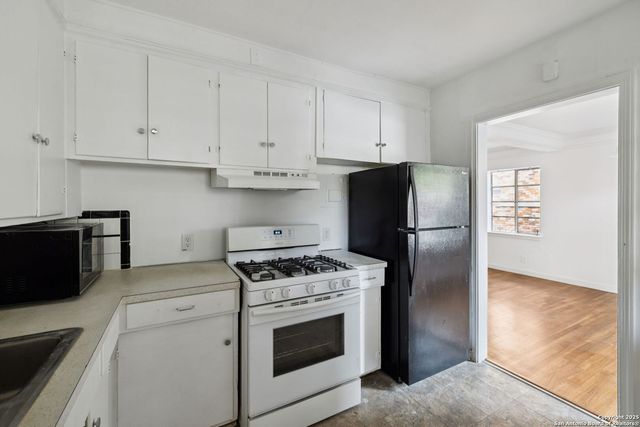 515 E Olmos Dr Apt 2, Olmos Park, TX 78212