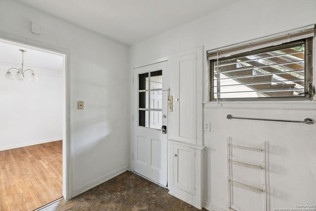 515 E Olmos Dr Apt 2, Olmos Park, TX 78212