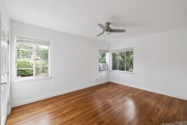 515 E Olmos Dr Apt 2, Olmos Park, TX 78212