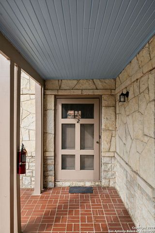 515 E Olmos Dr Apt 2, Olmos Park, TX 78212