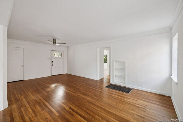 515 E Olmos Dr Apt 2, Olmos Park, TX 78212