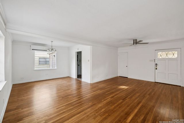 515 E Olmos Dr Apt 2, Olmos Park, TX 78212