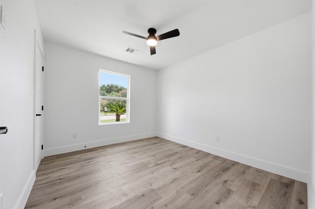102 Tilden Drive, Pasadena, TX 77506