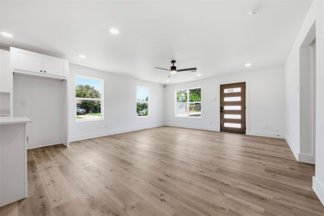 102 Tilden Drive, Pasadena, TX 77506