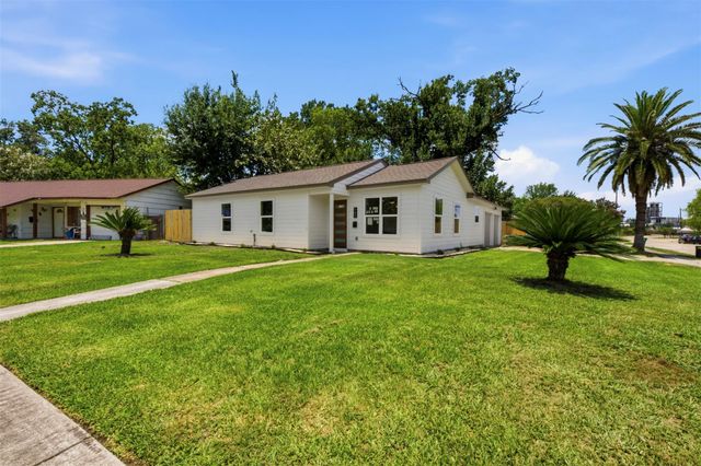 102 Tilden Drive, Pasadena, TX 77506