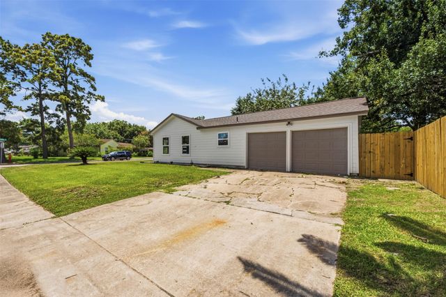 102 Tilden Drive, Pasadena, TX 77506