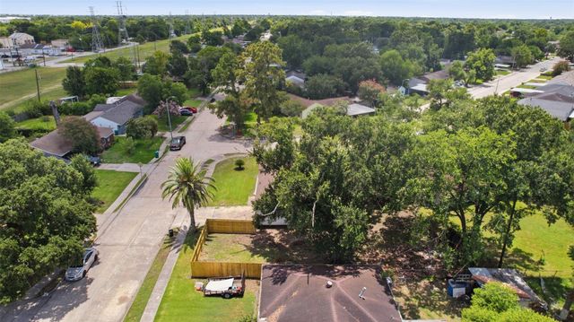102 Tilden Drive, Pasadena, TX 77506