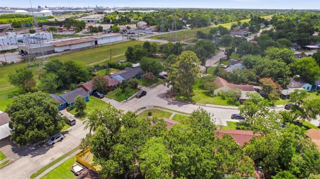 102 Tilden Drive, Pasadena, TX 77506