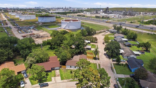 102 Tilden Drive, Pasadena, TX 77506