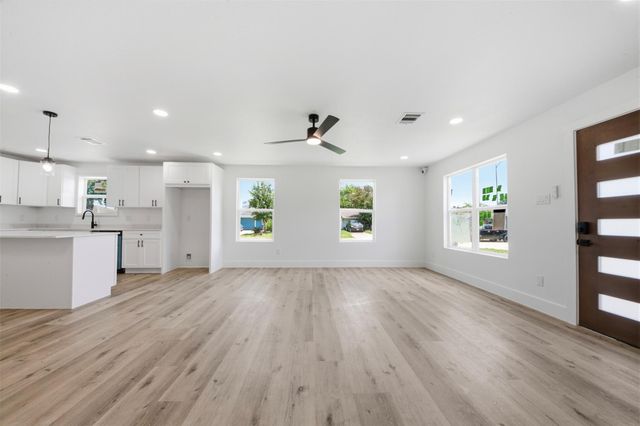 102 Tilden Drive, Pasadena, TX 77506