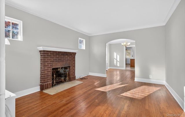 132 S Terrace Place, Valley Stream, NY 11580