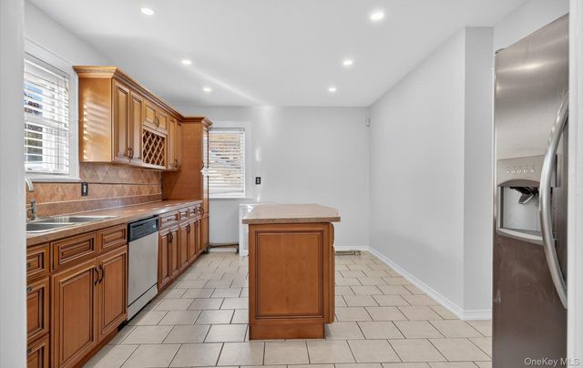 132 S Terrace Place, Valley Stream, NY 11580