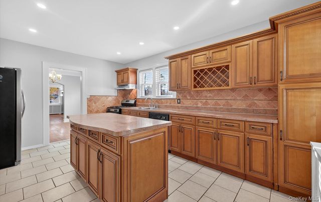 132 S Terrace Place, Valley Stream, NY 11580