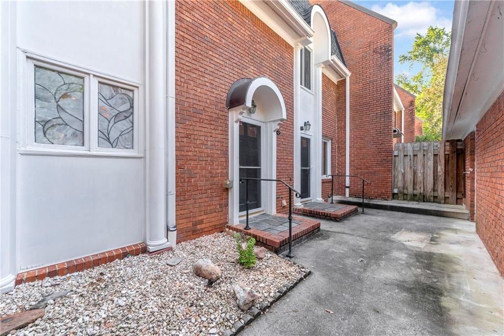 Image 15 of property listing at 1493 Ashford Place NE, Atlanta, GA 30319