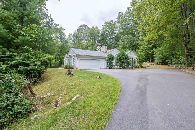 20 Buttonwood Road, Bedford, NH 03110