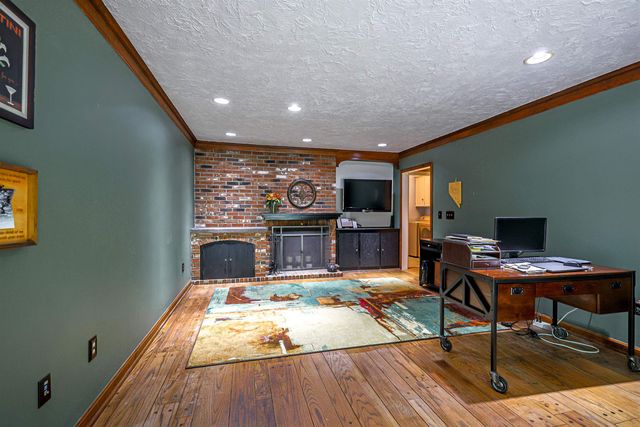 20 Buttonwood Road, Bedford, NH 03110