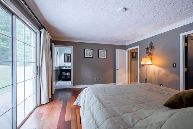 20 Buttonwood Road, Bedford, NH 03110