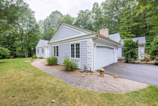 20 Buttonwood Road, Bedford, NH 03110