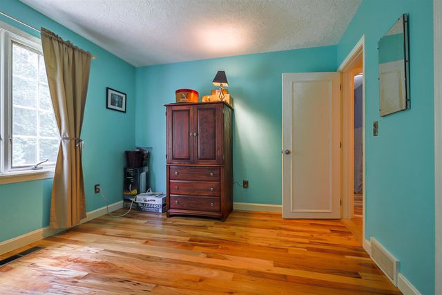 20 Buttonwood Road, Bedford, NH 03110