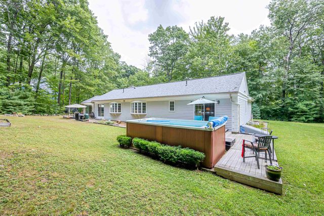 20 Buttonwood Road, Bedford, NH 03110