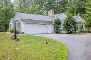 20 Buttonwood Road, Bedford, NH 03110