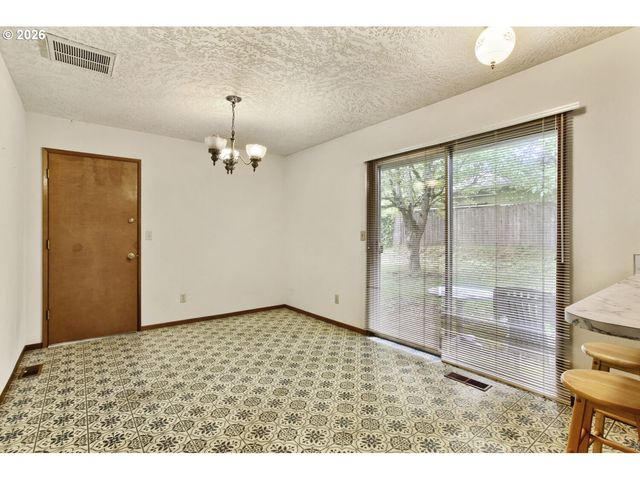 217 Se 79TH Ave, Portland, OR 97215