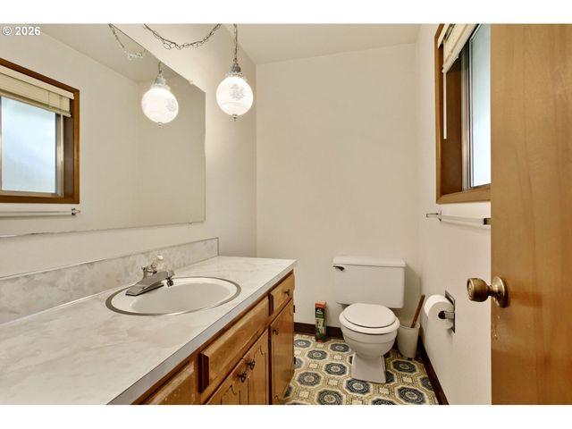 217 Se 79TH Ave, Portland, OR 97215
