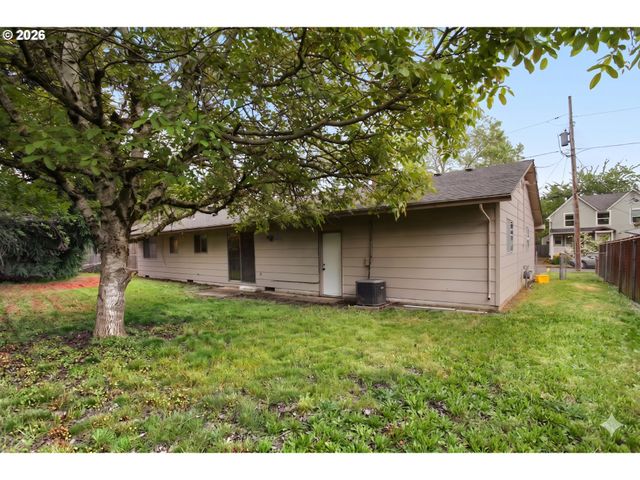 217 Se 79TH Ave, Portland, OR 97215