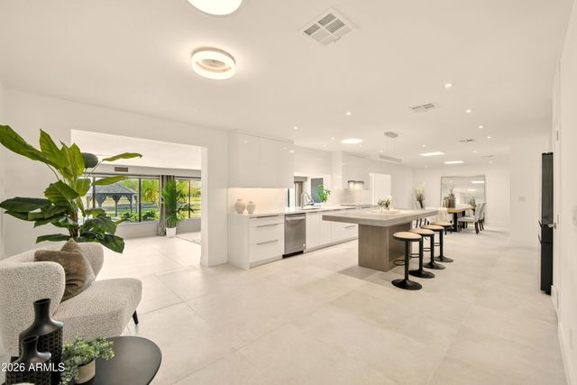 2425 W IMPALA Circle, Mesa, AZ 85202