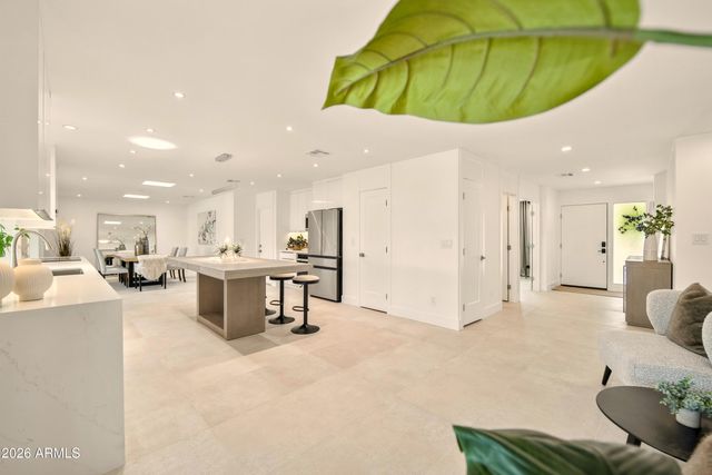 2425 W IMPALA Circle, Mesa, AZ 85202