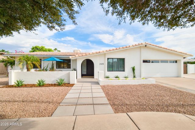 2425 W IMPALA Circle, Mesa, AZ 85202