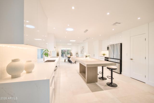 2425 W IMPALA Circle, Mesa, AZ 85202