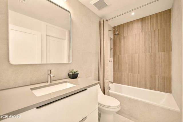 2425 W IMPALA Circle, Mesa, AZ 85202