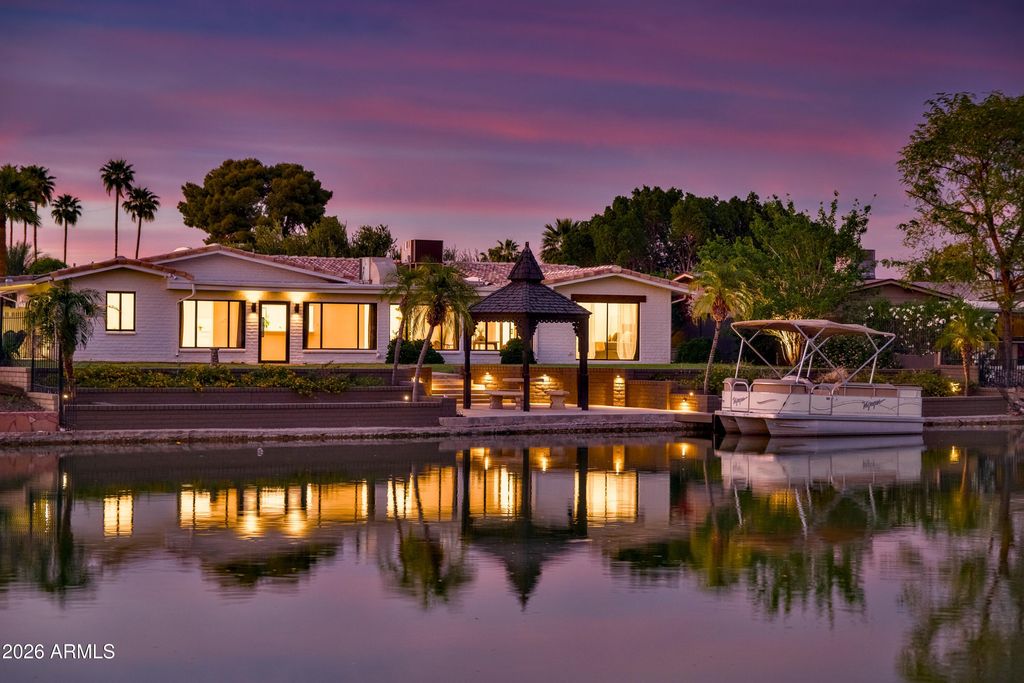 2425 W IMPALA Circle, Mesa, AZ 85202