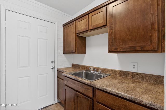 502 N 11TH Street, Phoenix, AZ 85006