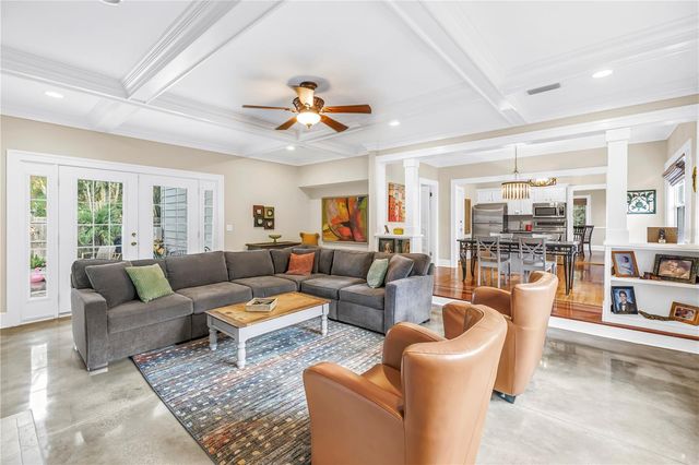 445 18TH AVENUE NE, St Petersburg, FL 33704