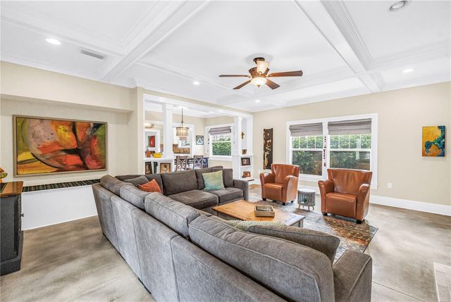 445 18TH AVENUE NE, St Petersburg, FL 33704