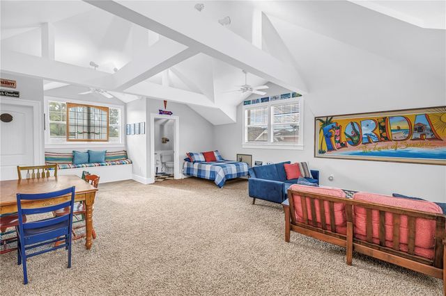 445 18TH AVENUE NE, St Petersburg, FL 33704