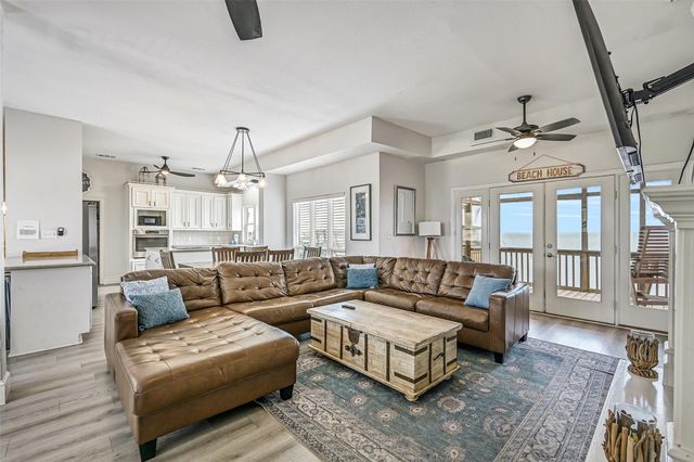 3719 Sabrina, Galveston, TX 77554