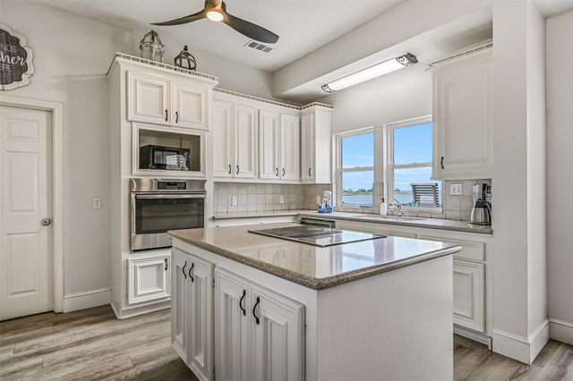3719 Sabrina, Galveston, TX 77554