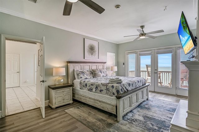 3719 Sabrina, Galveston, TX 77554