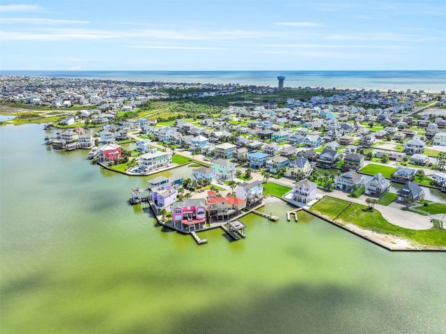 3719 Sabrina, Galveston, TX 77554