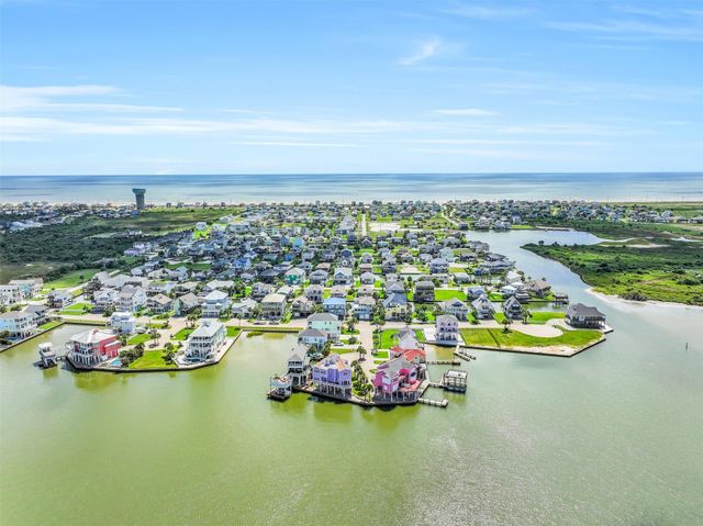 3719 Sabrina, Galveston, TX 77554